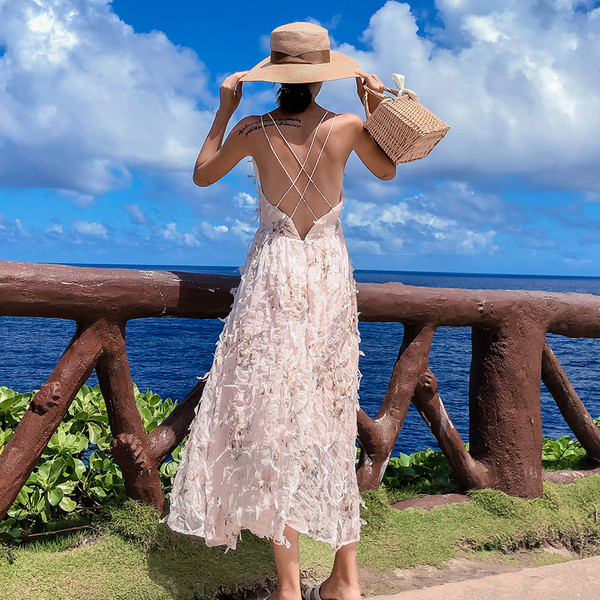 Rochie de dama moderna - model croiat cu spatele gol