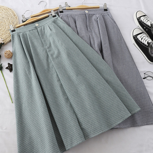 Μοντέρνα γυναικεία φούστα σε τέσσερα χρώματα με κομμένα μοτίβο