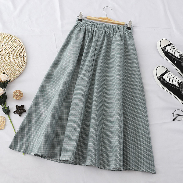 Μοντέρνα γυναικεία φούστα σε τέσσερα χρώματα με κομμένα μοτίβο