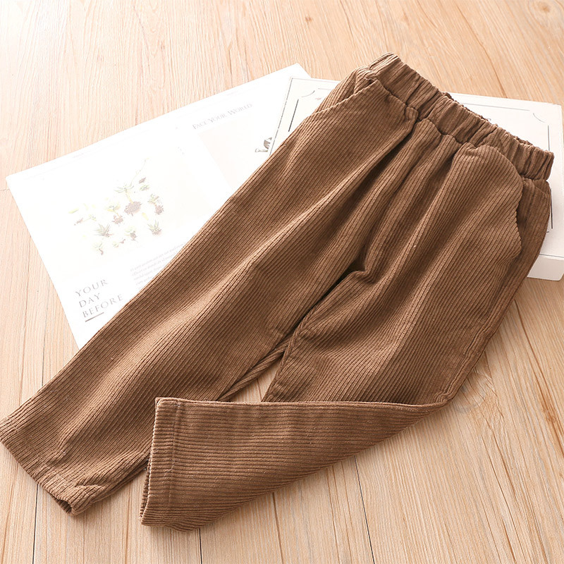 Нов модел детски панталони за момчета с джобове в кафяв цвят