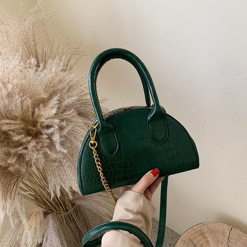 Geanta de dama din piele cu decor colier in mai multe culori