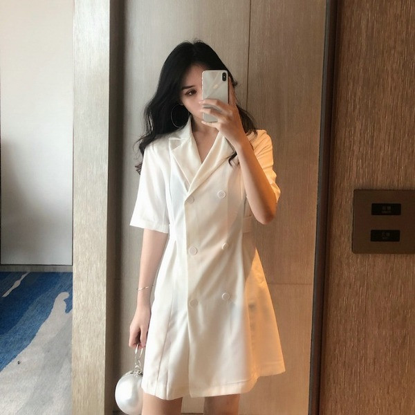 Γυναικείο φόρεμα σε δύο χρώματα με λαιμόκοψη