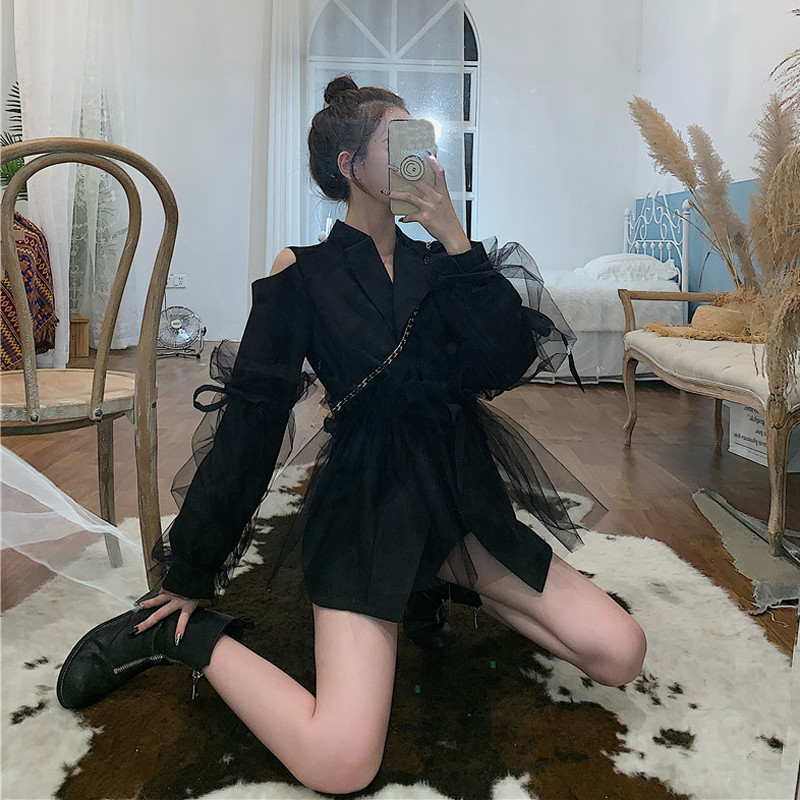 Μοντέρνο γυναικείο φόρεμα  σε μαύρο χρώμα με τούλι