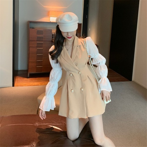 Rochie moderna de dama in doua culori cu decolteu spitz si maneci lungi