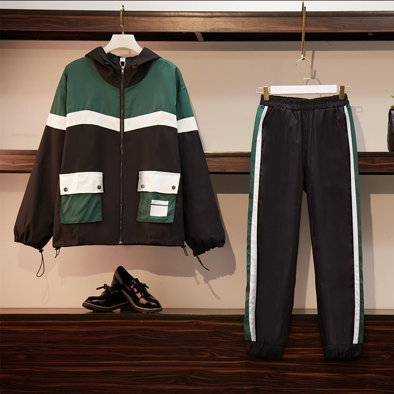 Echipa sportivă feminină în două părți cu mărimi până la 4XL