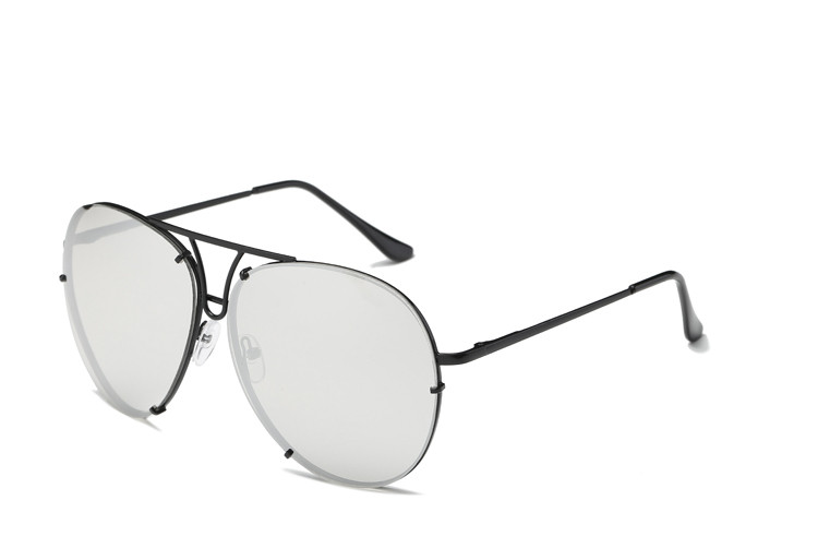 Модерни дамски очила с кръгла форма в няколко цвята