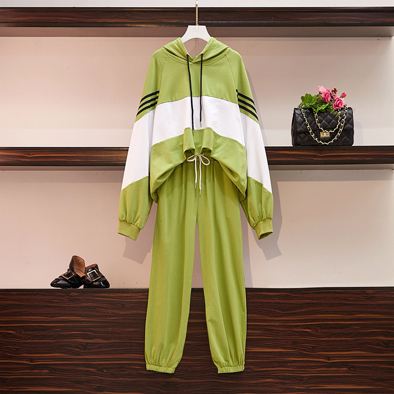 Αθλητικό γυναικείο σετ  δύο τεμαχίων σε μαύρο και πράσινο χρώμα μεγέθη μέχρι 4XL