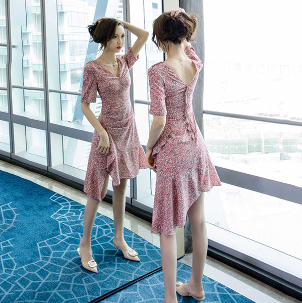 Rochie actuală de damă cu mâneci 3/4 și decolteu spitz