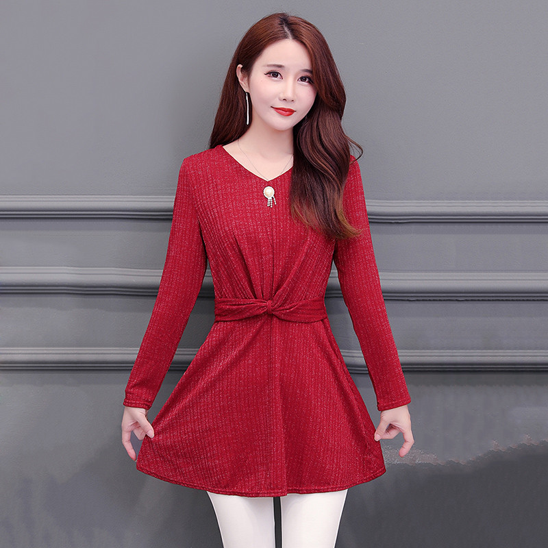 Μοντέρνο γυναικείο χιτώνα σε δύο χρώματα με V-λαιμό