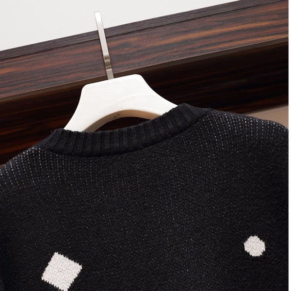 Rochie de iarna de dama cu model floral in negru cu marimi pana la 5XL