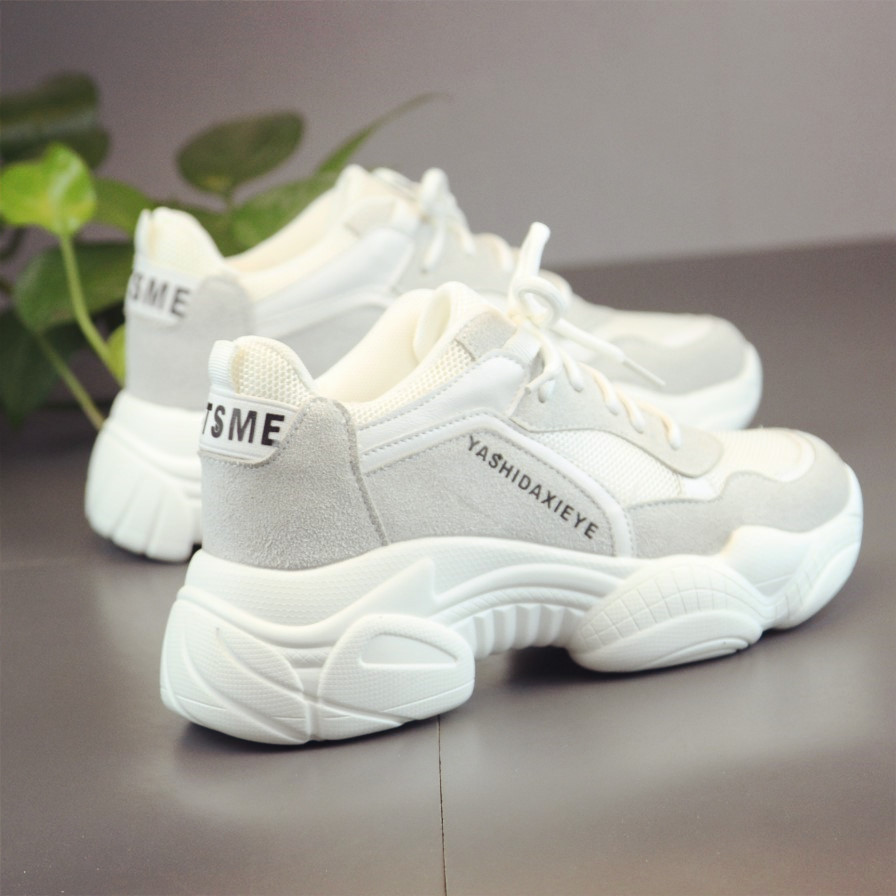 Γυναικεία αθλητικά παπούτσια με κορδόνια σε λευκό και γκρι χρώμα