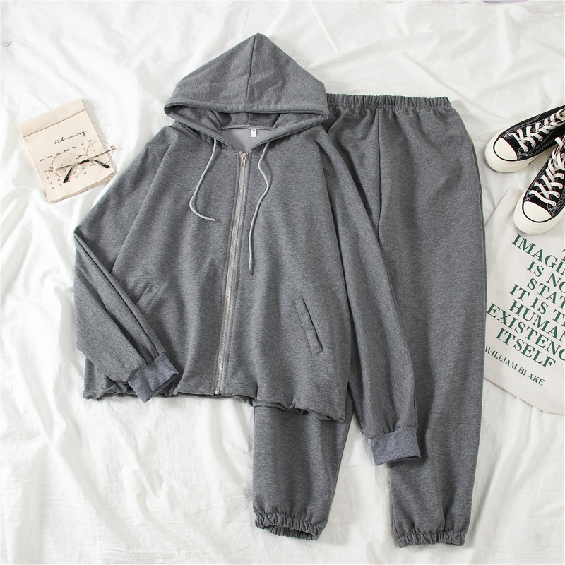 Γυναικείο αθλητικό σετ σε μαύρο και γκρι χρώμα