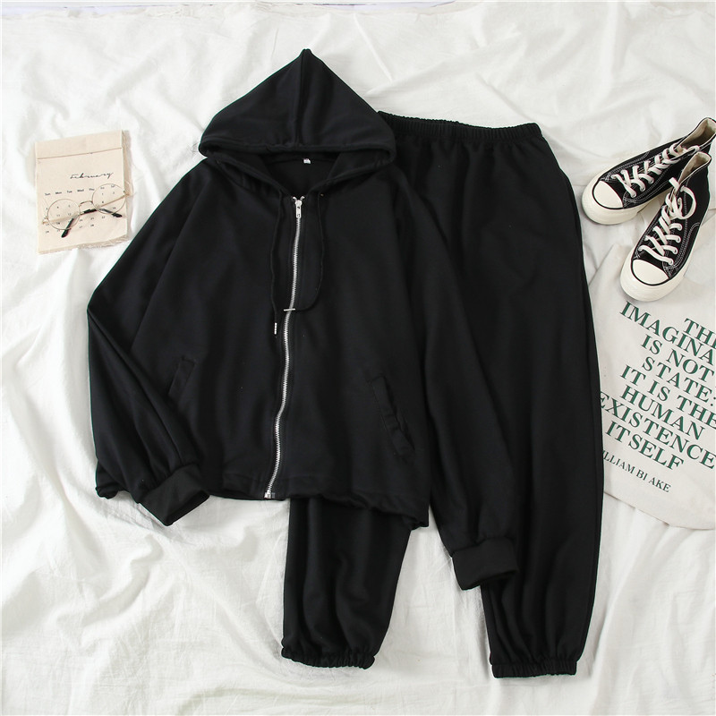 Γυναικείο αθλητικό σετ σε μαύρο και γκρι χρώμα