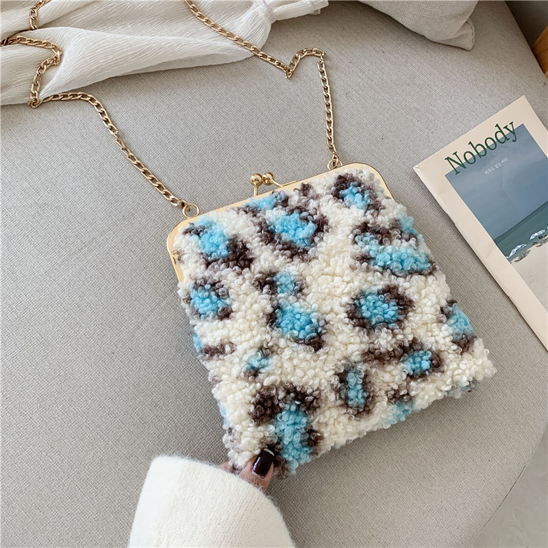 Geanta de dama cu inchidere metalica in trei culori