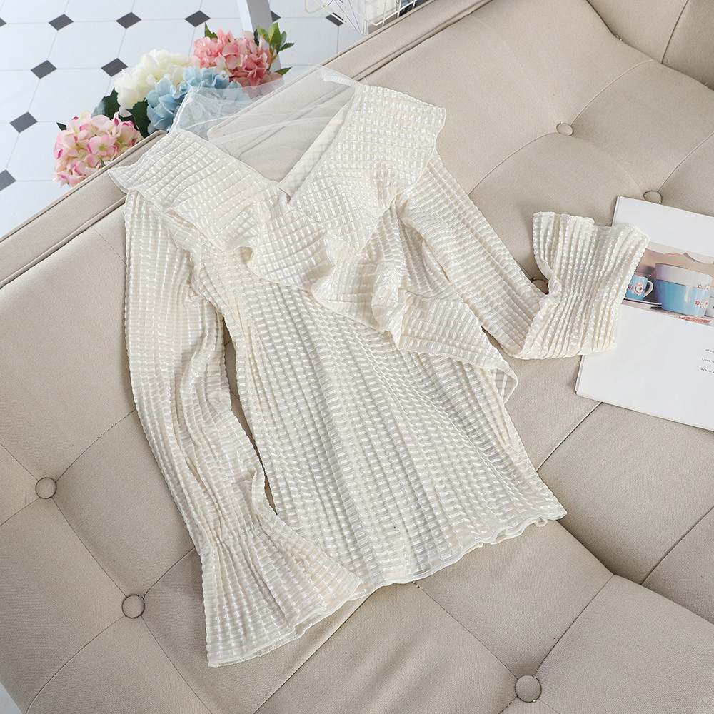 Bluză casual de damă, în trei culori, cu decolteu adânc