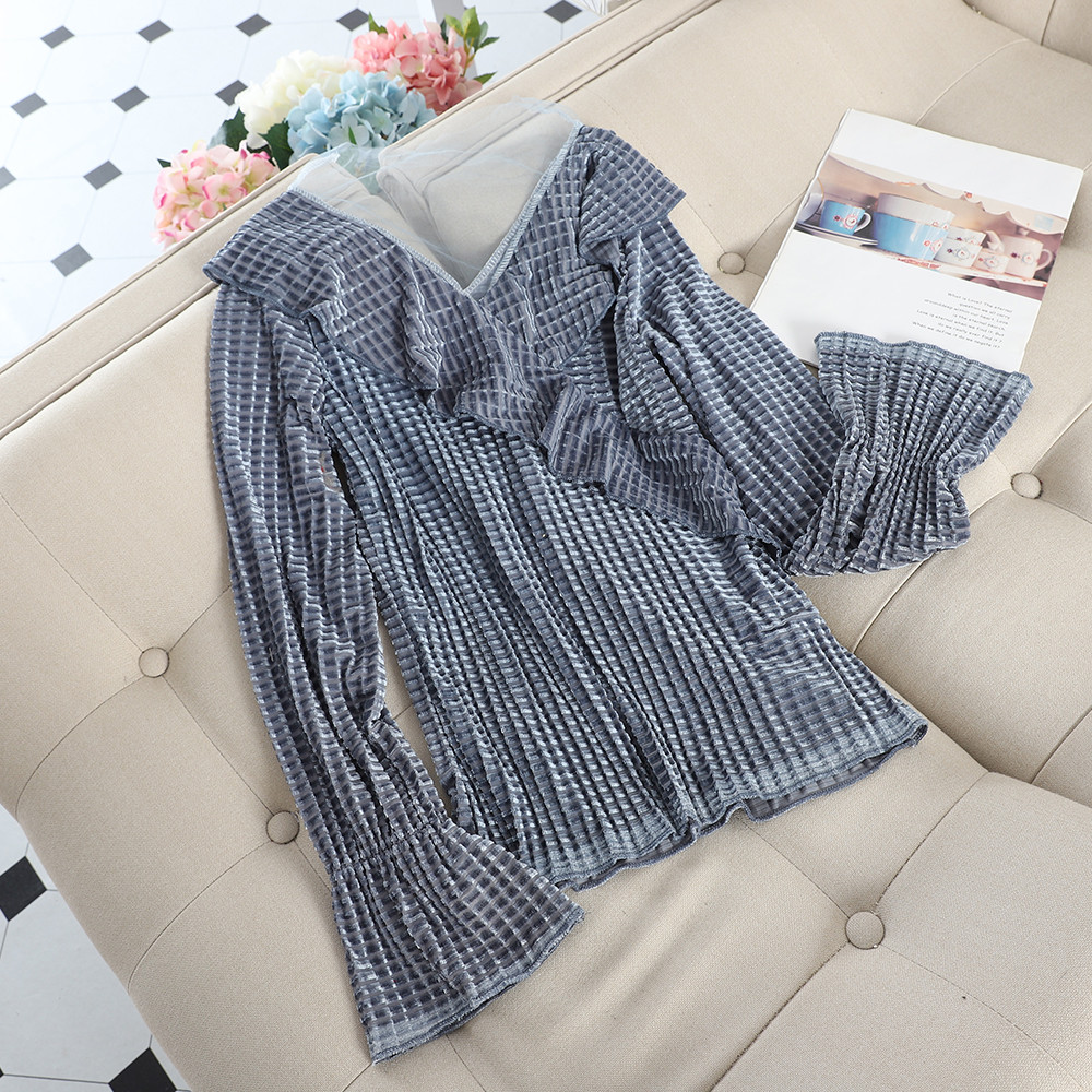 Bluză casual de damă, în trei culori, cu decolteu adânc