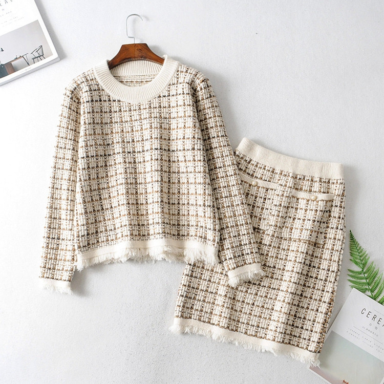 Set tricotat de dama de pulover si fusta in trei culori