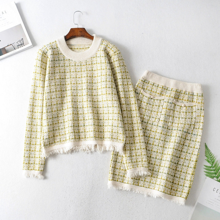 Set tricotat de dama de pulover si fusta in trei culori