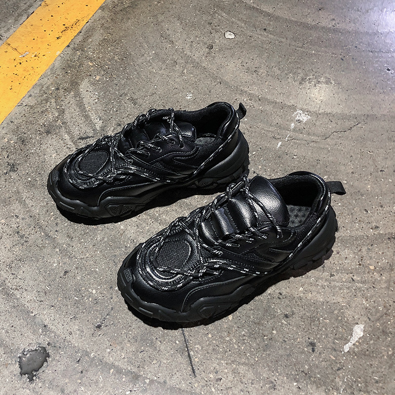 Tenisi de damă de actualitate cu șireturi în alb-negru