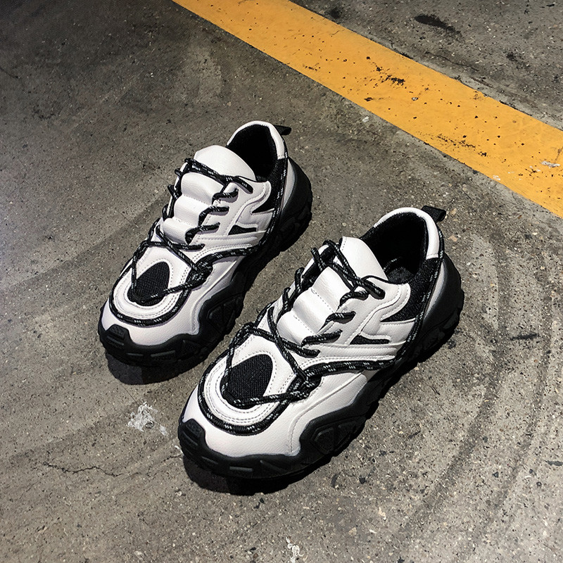 Tenisi de damă de actualitate cu șireturi în alb-negru