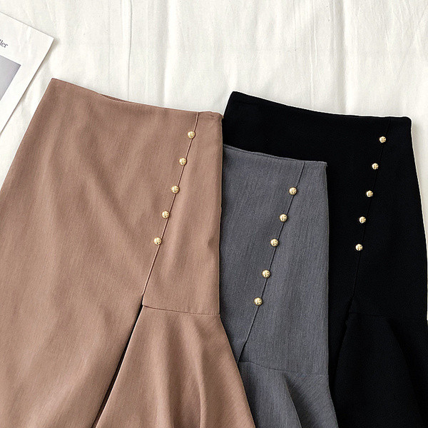 Model elegant de fustă de damă croiată în trei culori