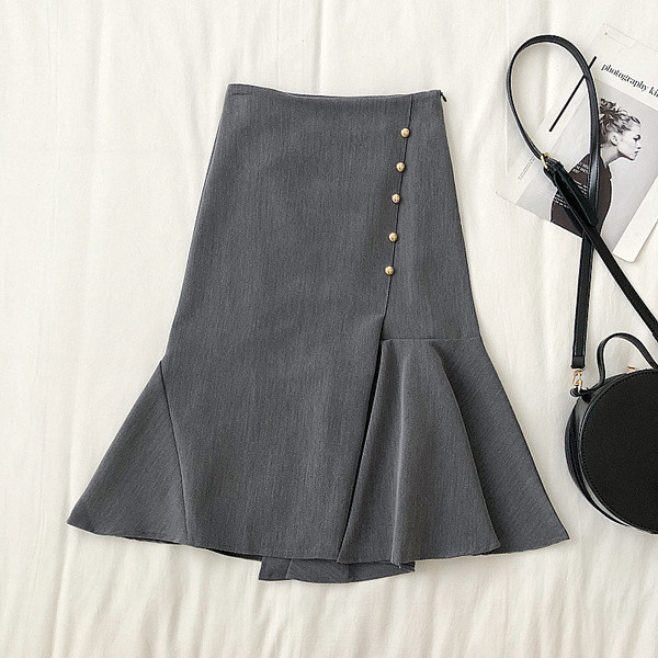 Model elegant de fustă de damă croiată în trei culori