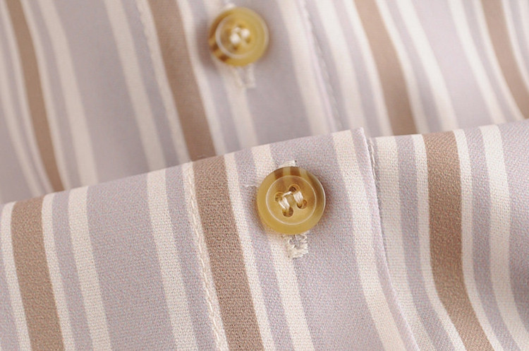 Fusta de dama lunga in dungi cu nasturi si curea