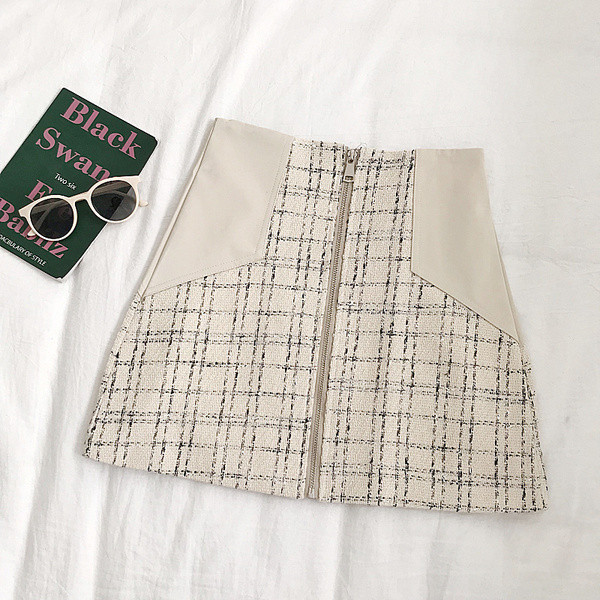 Fusta de dama actuala in doua culori cu fermoar si talie inalta