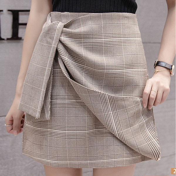 Modern női rövid kockás szoknya magas derékkal