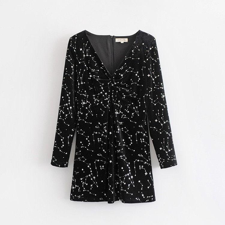 Rochie scurta de dama din catifea cu decolteu spitz intr-o culoare inchisa