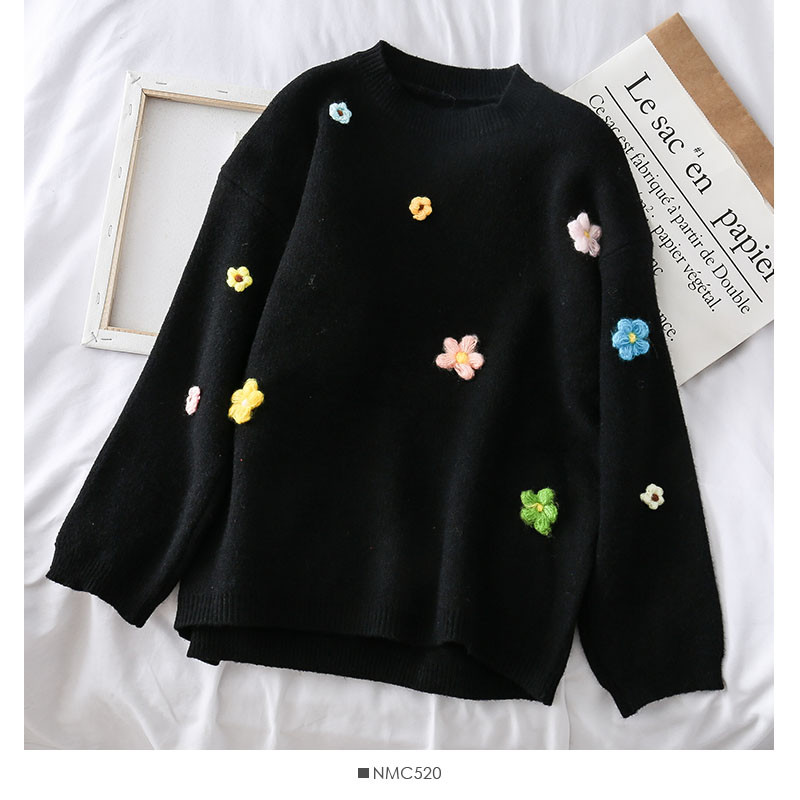 Bluză de damă modernă în cinci culori cu elemente 3D