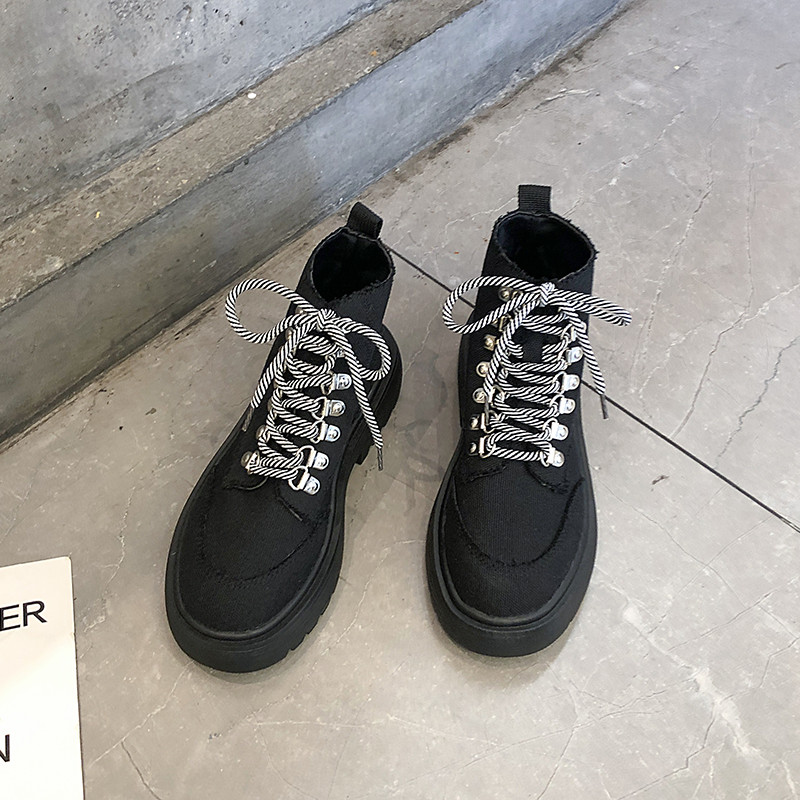 Cizme casual de dama cu sireturi in bej si negru