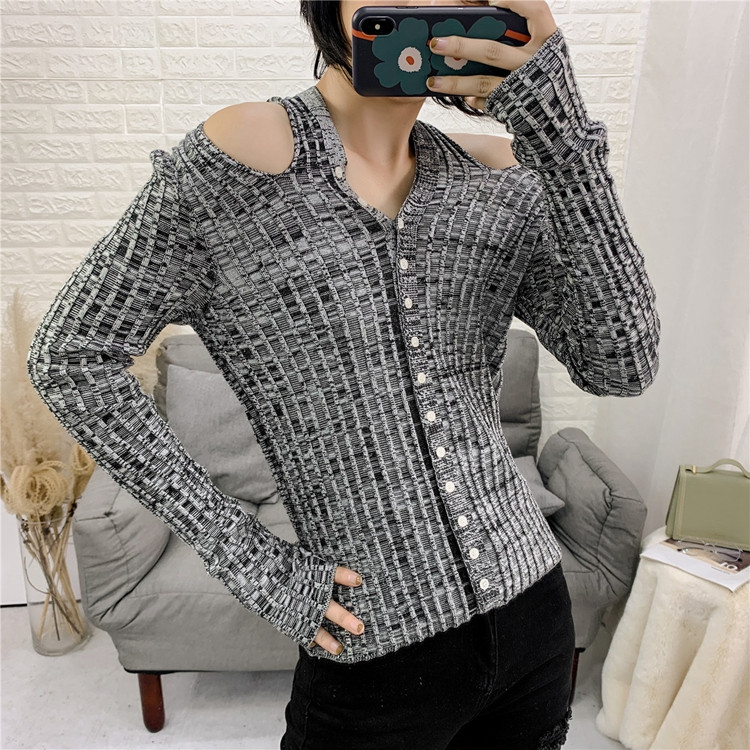 Bluza de dama cu elemente decupate si nasturi