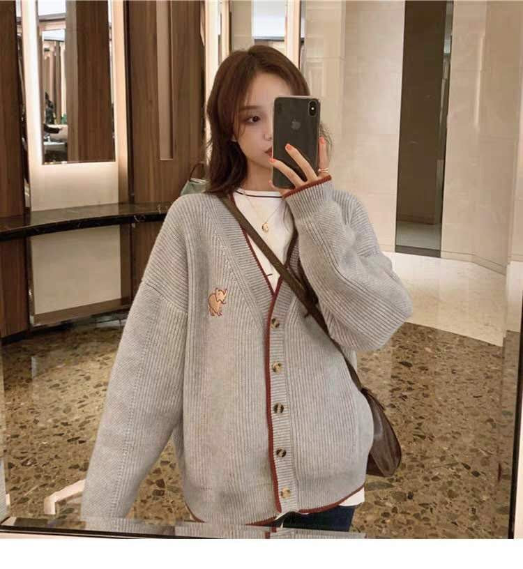 Cardigan de dama model larg de culoare gri cu aplicatie