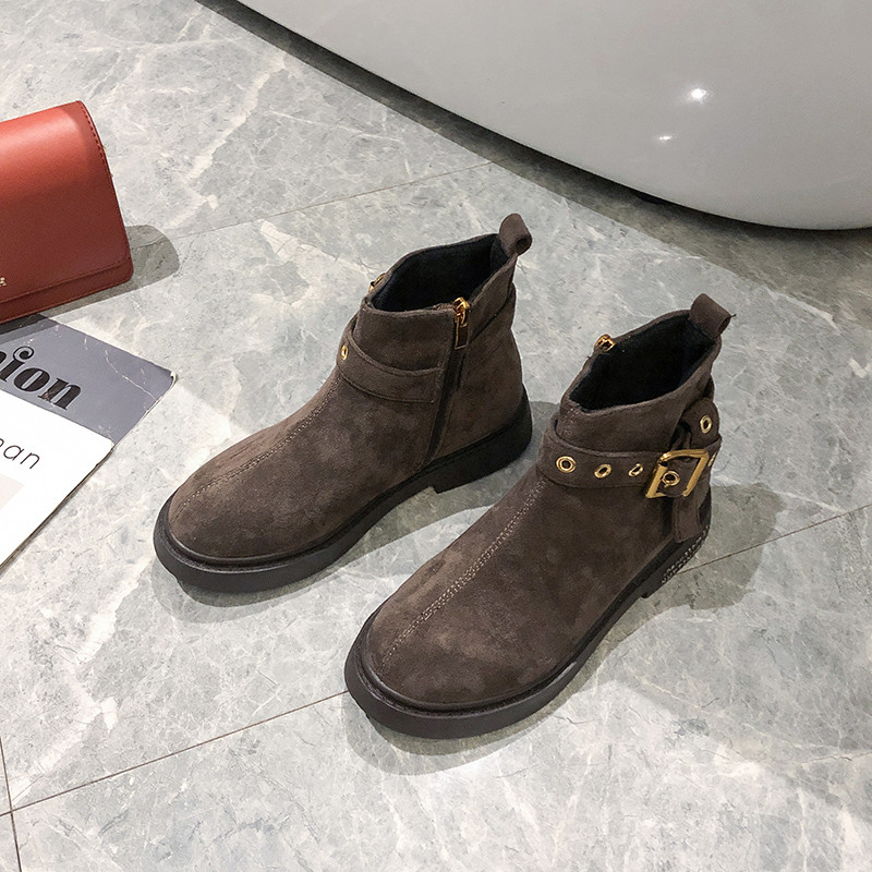 Ghete de dama moderne cu elemente metalice in negru si maro