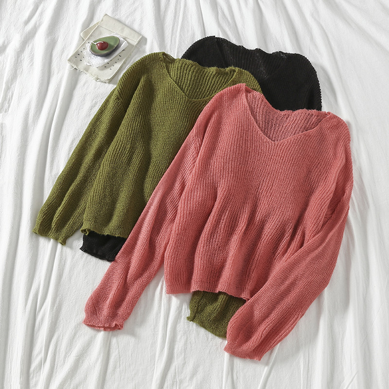 Дамски модерен пуловер с шпиц деколте в няколко цвята