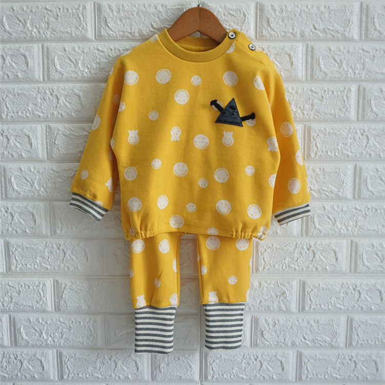 Új modell gyerek szett fiúknak és lányoknak két részből állva