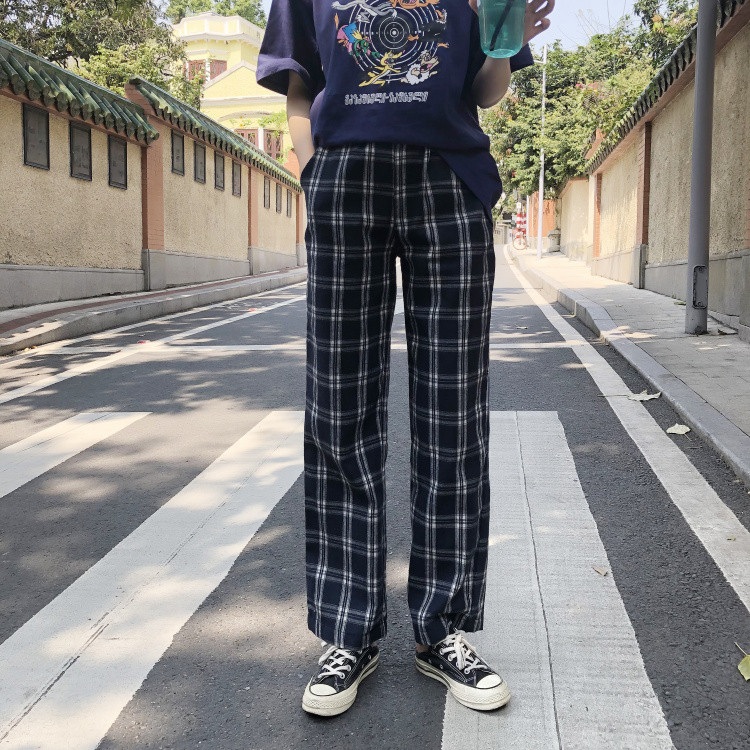 Pantaloni casual dama in carouri de culoare inchisa