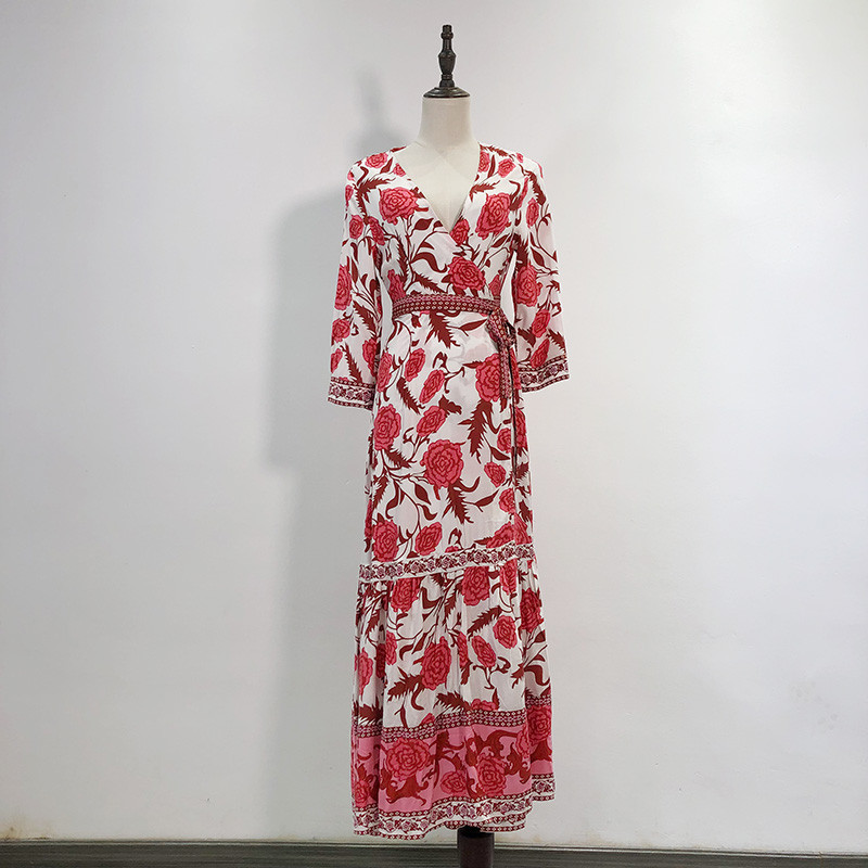 Rochie moderna de dama cu model floral in albastru si rosu