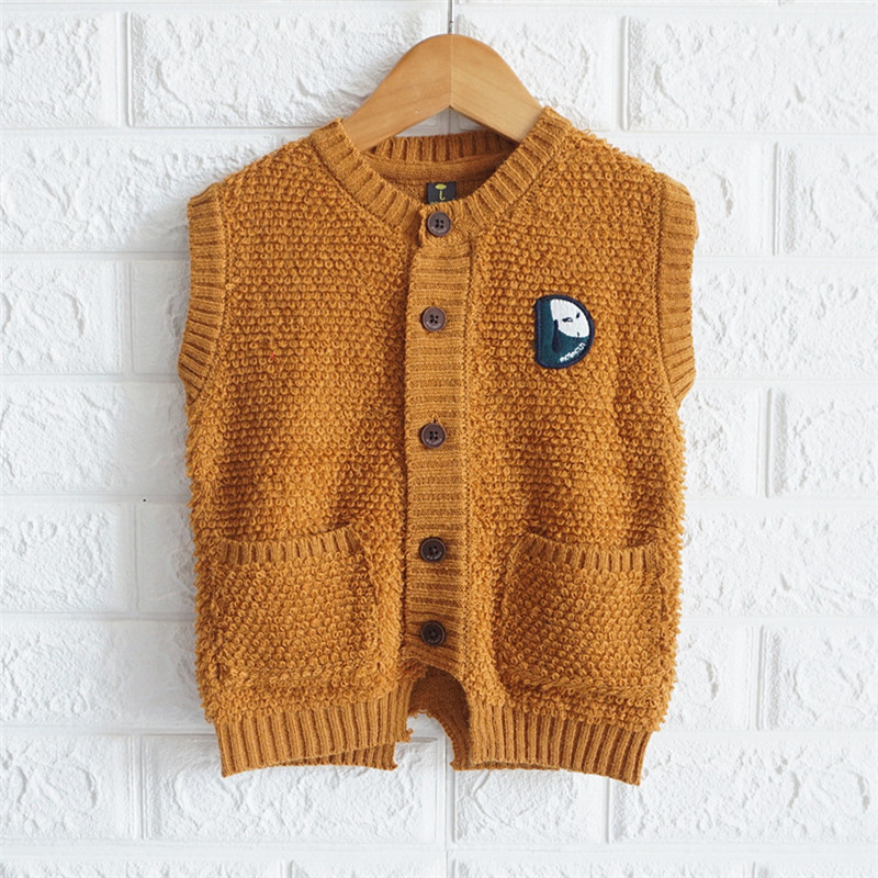 Model nou de vestă pentru copii pentru băieți cu nasturi în alb și maro