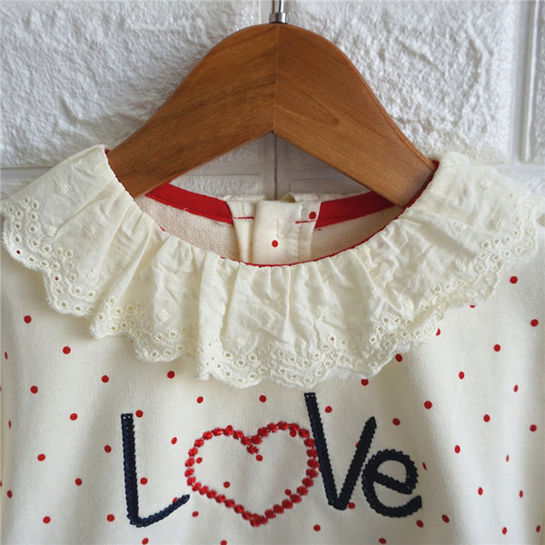 Модерна детска блуза на точки и бродерия за момичета