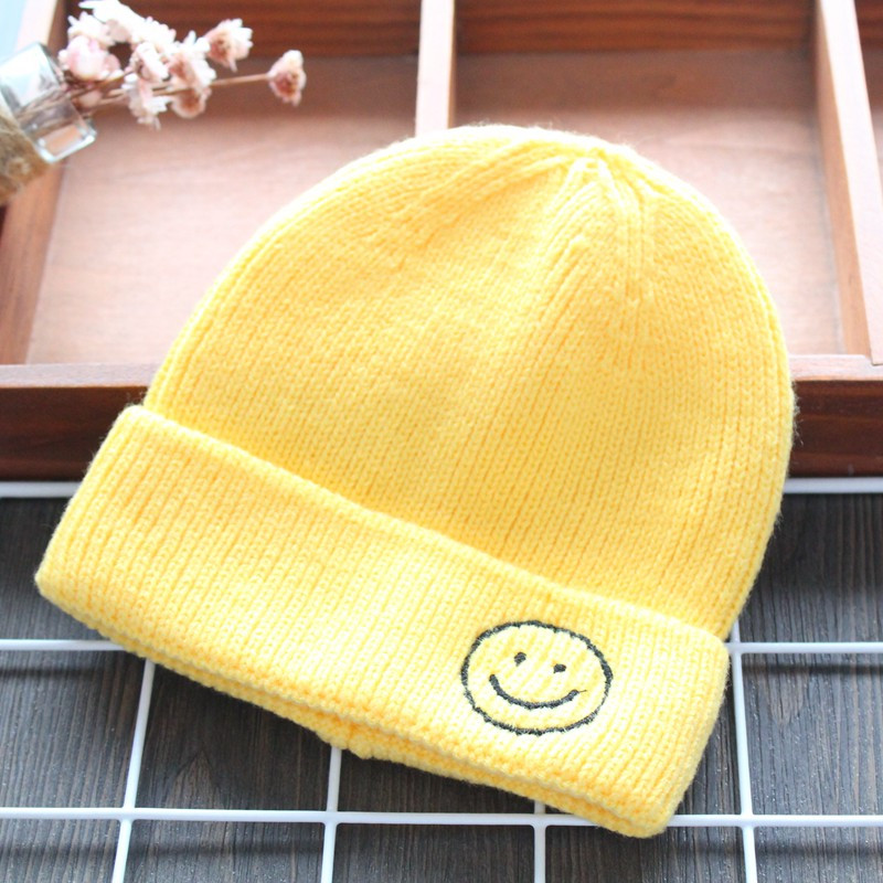 Új modell gyerek sapka lányoknak és fiúknak több színben hímzéssel