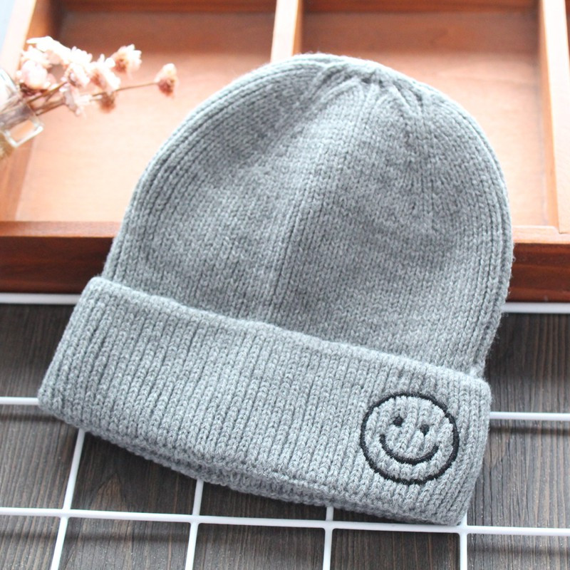 Új modell gyerek sapka lányoknak és fiúknak több színben hímzéssel