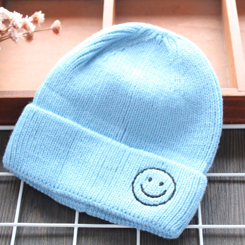 Új modell gyerek sapka lányoknak és fiúknak több színben hímzéssel