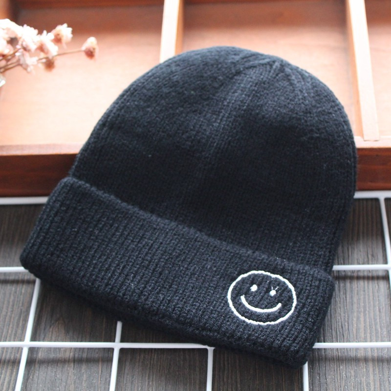 Új modell gyerek sapka lányoknak és fiúknak több színben hímzéssel