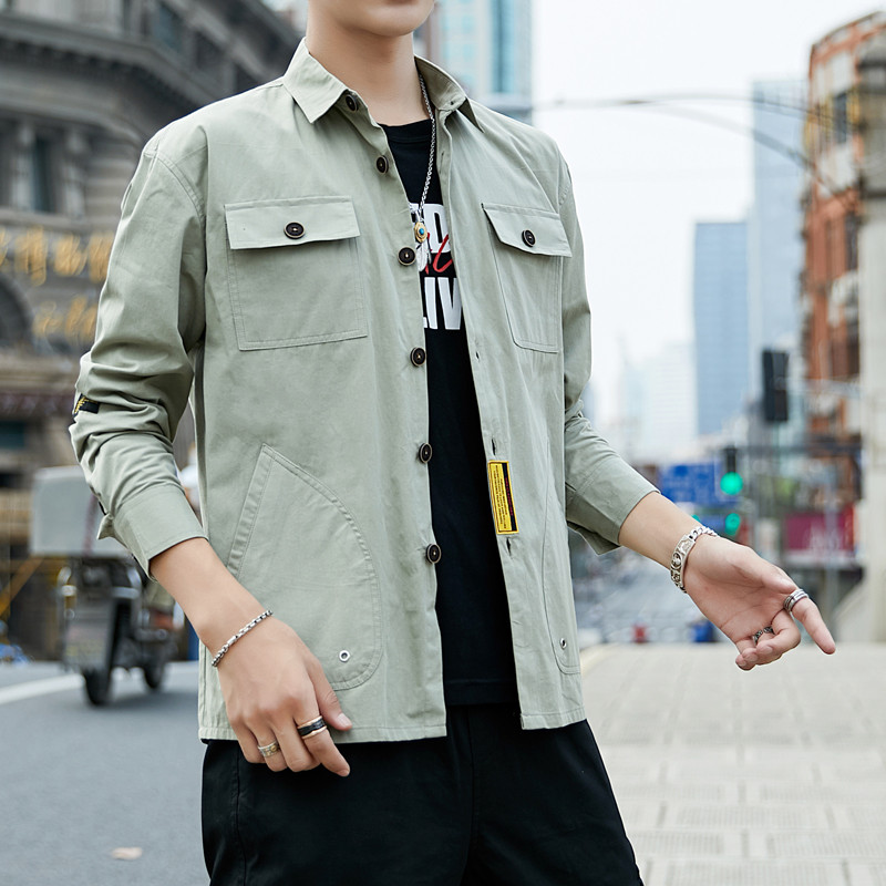 Cămașă modernă pentru bărbați cu buzunare și nasturi în mai multe culori