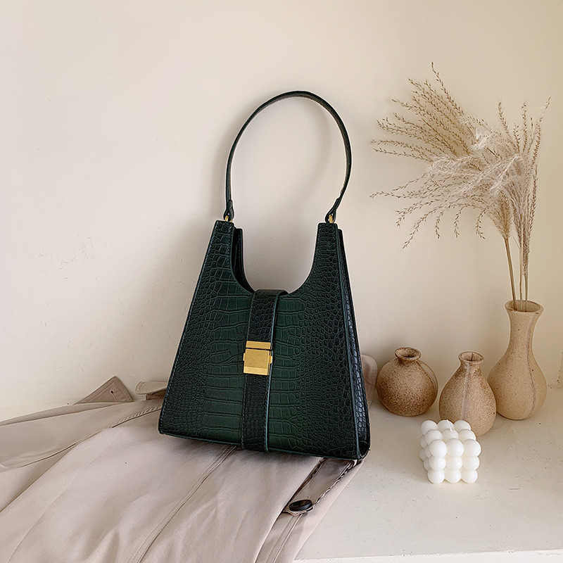 Κομψή, οικολογική δερμάτινη τσάντα σε τέσσερα χρώματα