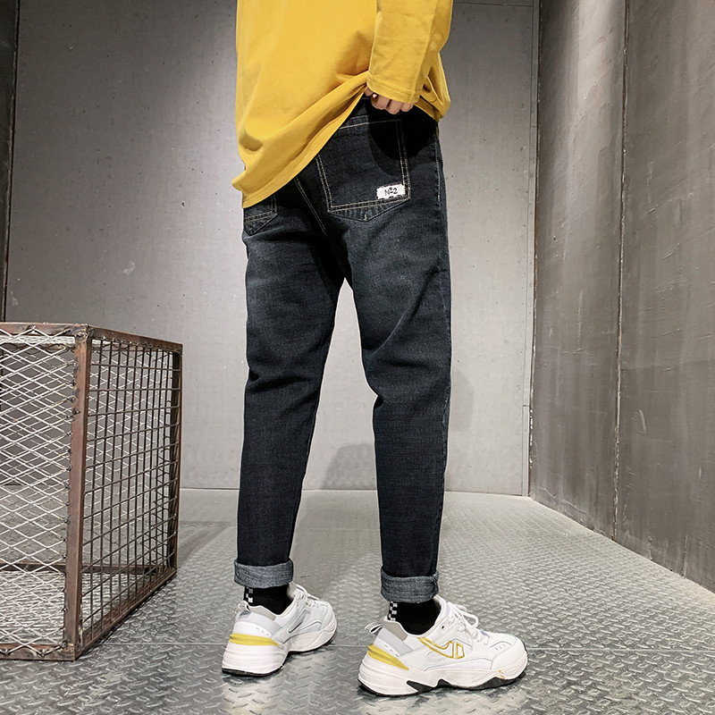 Νέο μοντέλο ανδρικά τζιν σε μπλε και μαύρο με τσέπες