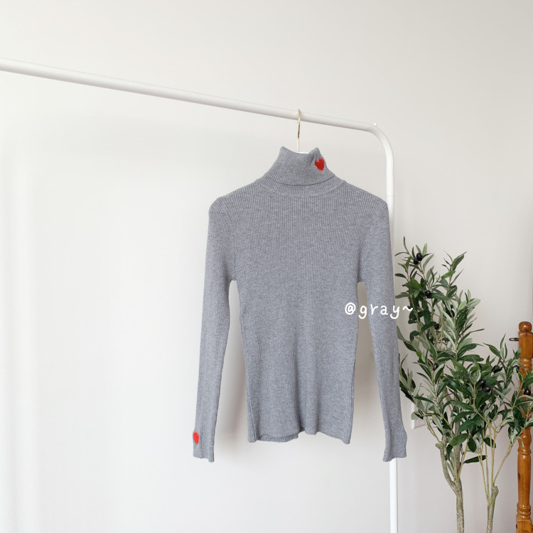 Γυναικείο πουλόβερ με κολάρο και κεντήματα σε διάφορα χρώματα