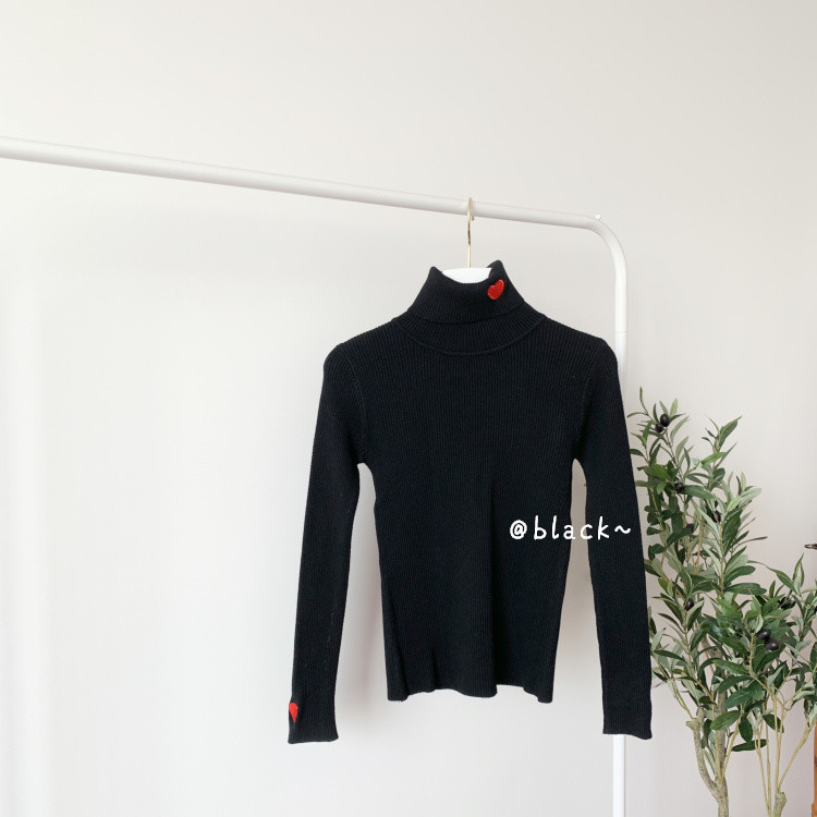 Γυναικείο πουλόβερ με κολάρο και κεντήματα σε διάφορα χρώματα